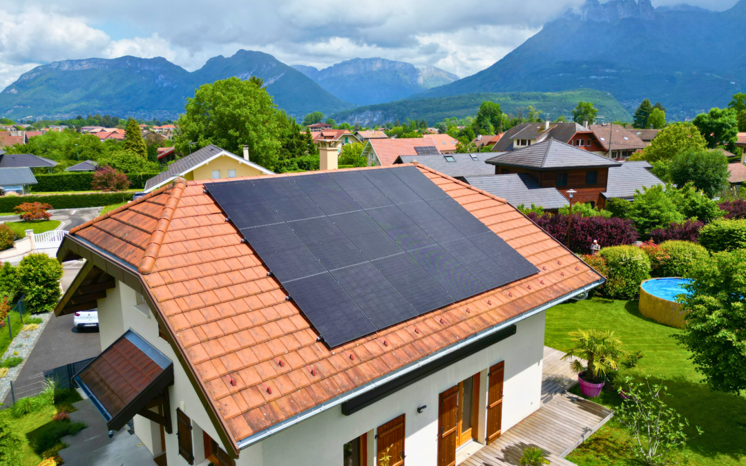 Les Meilleurs Toits pour le Photovoltaïque en Haute-Savoie : Ce Qu’il Faut Savoir